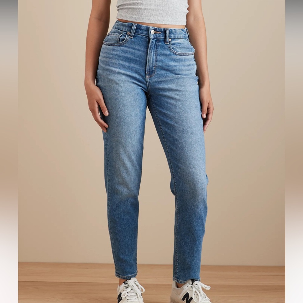 American eagle high rise mom jeans
